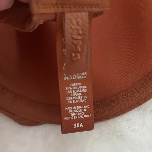 SKIMS weightless scoop Bra - Picture 5 of 5